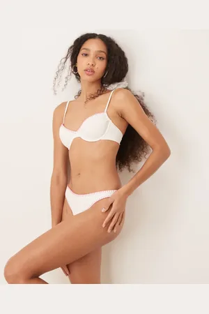 Stradivarius – Balconette-Bikinioberteil in Weiß mit rosa Ziernähten