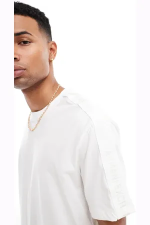 Armani Exchange – T-Shirt in mit Logoband an der Schulter