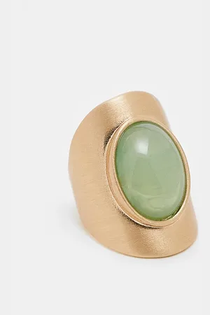 ASOS – Breiter Ring in gebürsteter Goldoptik mit Kunststein in Salbeigrün