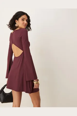 ASOS – Rückenfreies Minikleid in Pflaumenlila mit U-Boot-Ausschnitt, ausgestellten Ärmeln und Rückendetail
