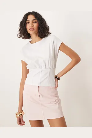 ASOS – T-Shirt in mit betontem Korsett-Detail