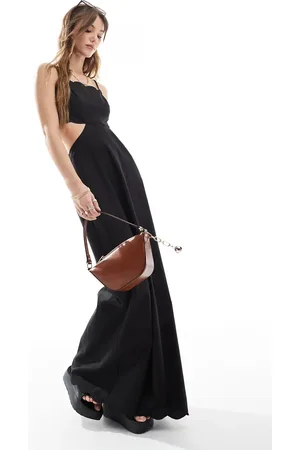 The Frolic – Exklusives Maxikleid in Schwarz mit Bogenkante und geschnürtem Rückenausschnitt