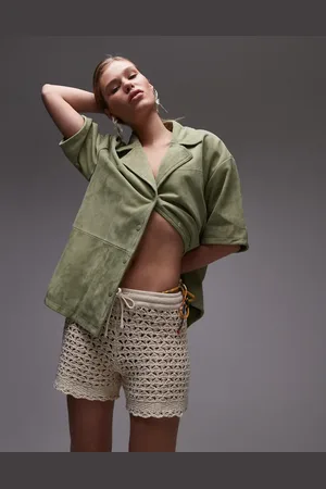 Topshop – Strick-Shorts in Stein mit Lochstickmuster