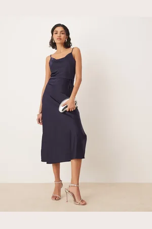 Y.A.S – Midi-Trägerkleid aus Satin in mit Schnürung in der Taille