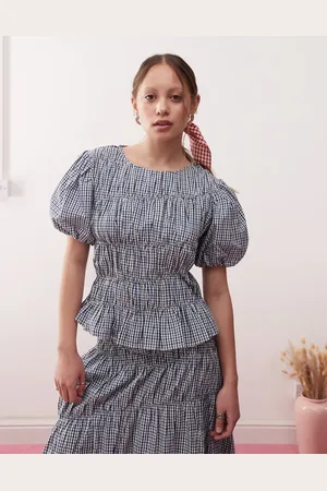 Reclaimed – Kurzärmliges Western-Oberteil in kariertem Blau mit Puffärmeln und gesmoktem Detail
