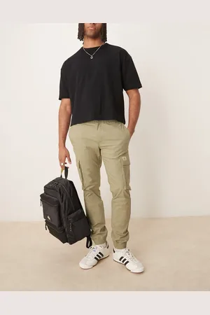 Calvin Klein – Eng geschnittene Cargohose in verwaschenem Beige
