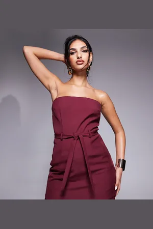 Kaiia – Exclusive – Elegantes, trägerloses Longline-Oberteil in Burgunderrot mit Taillenschnürung, Kombiteil