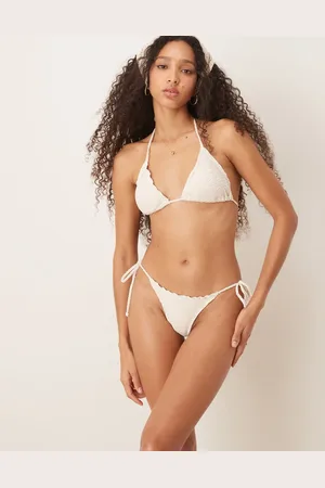 Stradivarius – Seitlich gebundene Bikinihose mit Häkel-Design in