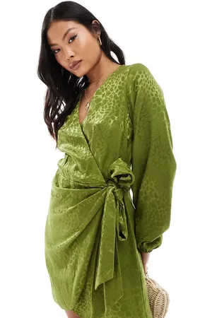 Never Fully Dressed Petite – Vienna – Minikleid in aus Jacquard-Satin