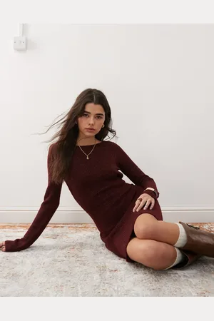 Miss Selfridge – Schwingendes Strickkleid in Burgunderrot