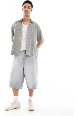 Bershka – Skater-Fit-Jeans-Shorts in