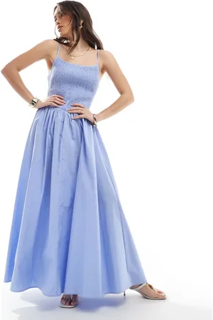 4th & Reckless – Gesmoktes Maxi-Trägerkleid in mit V-Taille und gerafftem Rockteil