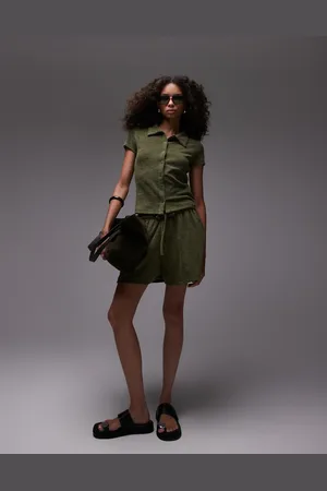 Topshop – Shorts aus Frottee in Khaki mit Kordelzug