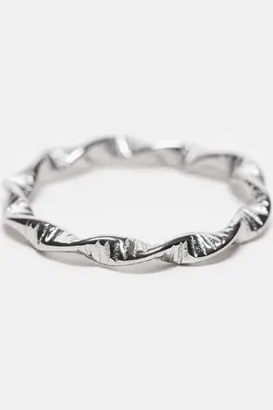 ASOS – Silberfarbener Ring aus wasserfestem Edelstahl in verdrehter Seiloptik