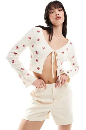 Cotton On Cotton On – Strickjacke mit Kirschstickerei und gebundener Vorderseite
