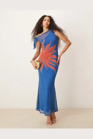 Never Fully Dressed – Asymmetrisches, schulterfreies Maxikleid in mit Sonnenprint