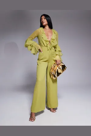 ASOS – Langärmliger Jumpsuit in Olivgrün mit Rüschen und Bindedetail