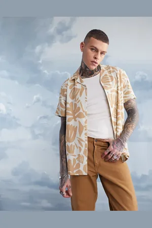 ASOS – Lockeres Hemd mit Reverskragen und abstraktem Blumenmuster in Beige
