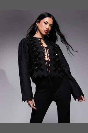 River Island – Hausmantel in mit Lochstickerei