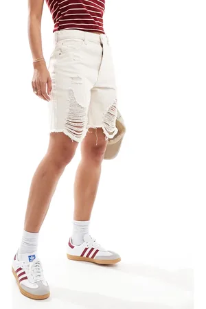 ONLY – Jort in Ecru mit Destroyed-Effekt und hoher Taille