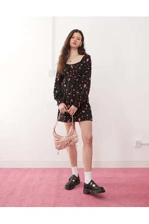 Miss Selfridge Petite – Kurzes, langärmliges Freizeitkleid mit Blümchenmuster
