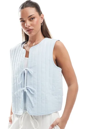 Pieces® – Leichte gesteppte Sommerweste in Hellblau mit Bindebändern vorne