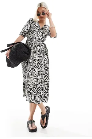 Brave Soul – Midi-Wickelkleid mit Zebraprint und Puffärmeln