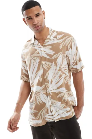 JACK & JONES – Kurzärmliges Hemd in Beige mit Reverskragen und tropischem Muster