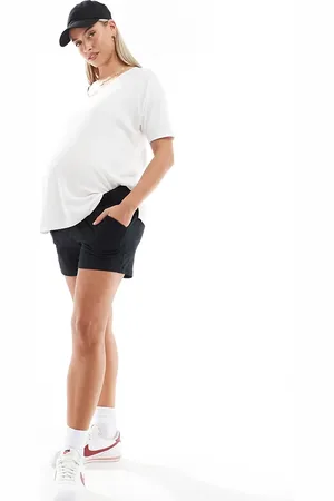 Mama;licious Maternity – Shorts in mit Unterbauchbund