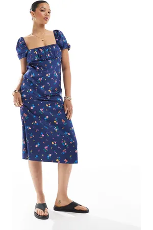 New Look – Milchmädchen-Midikleid aus Satin in mit Blümchenmuster