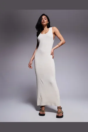ASOS – Strukturiertes Midaxi-Strickkleid in Cremeweiß mit U-Ausschnitt