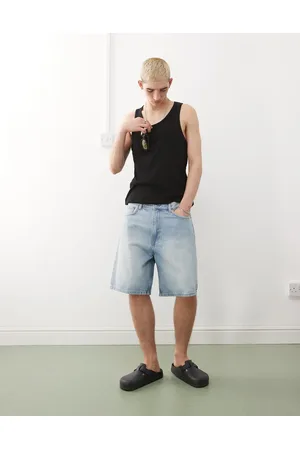 Weekday – Galaxy – Weite Jeans-Shorts in