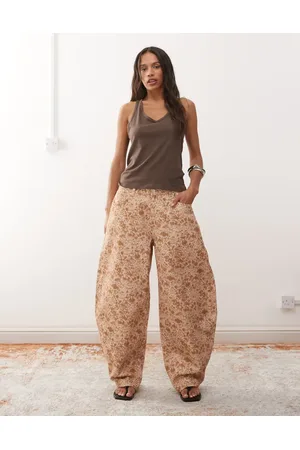 Reclaimed – Barrel-Leg-Jeans mit Leopardenmuster