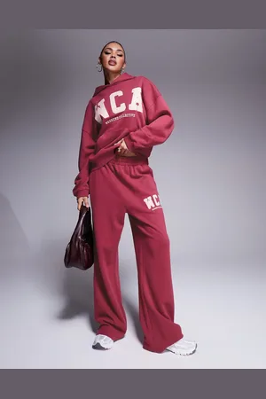 ASOS Weekend Collective – Oversize-Jogginghose in Pflaume mit College-Logo, Kombiteil