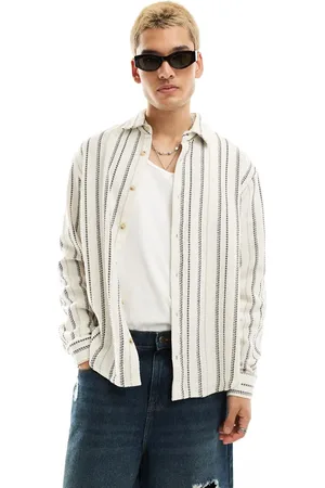 Pull&Bear – Langärmliges, strukturiertes Hemd in Ecru gestreift