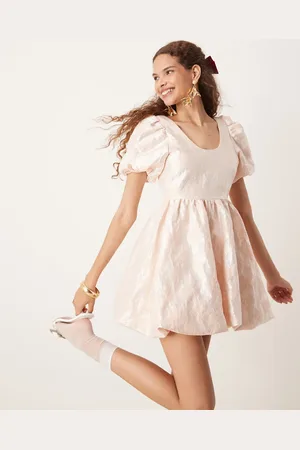 Sister Jane – Jacquard-Minikleid in Puderrosa mit Puffärmeln