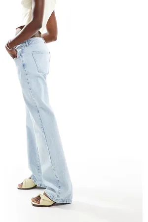 ASOS – Gerade geschnittene Jeans in Bleichwaschung mit sehr niedrigem Bund