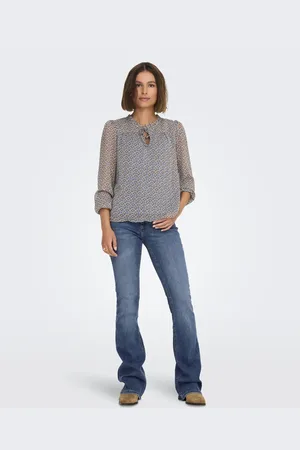 ONLY – Ausgestellte Denim-Jeans in Mittelblau