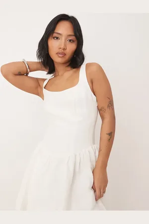 Forever New – Minikleid in mit eckigem Ausschnitt und tiefem Saum