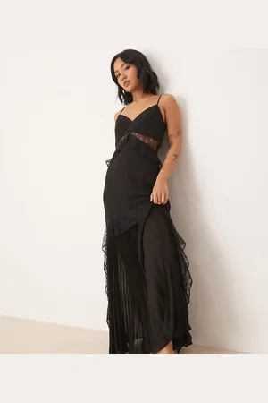 Forever New – Transparentes Maxikleid in mit Rüschen und Spitzeneinsatz