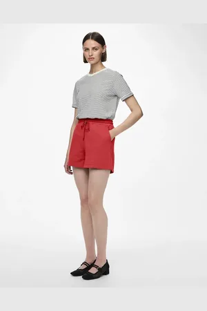 Pieces® – Sweat-Shorts in Mohnrot
