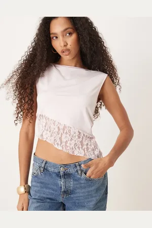 ASOS – Asymmetrisches Spitzenoberteil in Babyrosa mit U-Boot-Ausschnitt