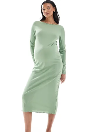 Mama;licious Mamalicious Maternity – Jersey-Midikleid in Khaki mit U-Boot-Ausschnitt