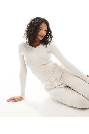 Cotton On Cotton On – Sleep Recovery – Langärmliges Henley-Pyjamashirt in Cremeweiß meliert, Kombiteil