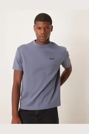 Calvin Klein – T-Shirt in mit Logo-Aufnäher