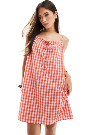VERO MODA – Minikleid aus Seersucker mit Vichy-Karo in Rosa und Rot