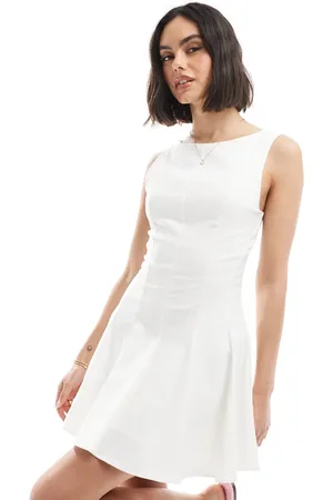 Bershka – Mini-Skater-Kleid aus Bengaline in Ecru