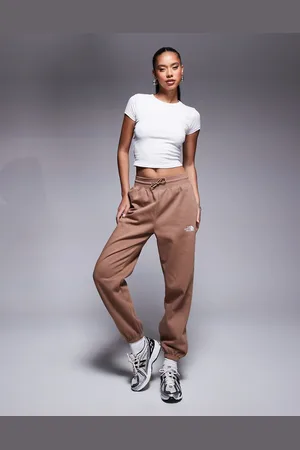 The North Face – Essential – Locker geschnittene Jogginghose in mit Logo und Bündchen