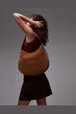 MANGO – Schultertasche aus Leder in mit Monogramm-Prägung