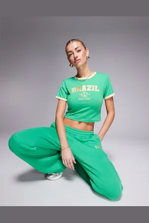 Kaiia – Brazil – Knapp geschnittenes, sportliches T-Shirt in Grün und Gelb mit Kontrastbesatz, Kombiteil